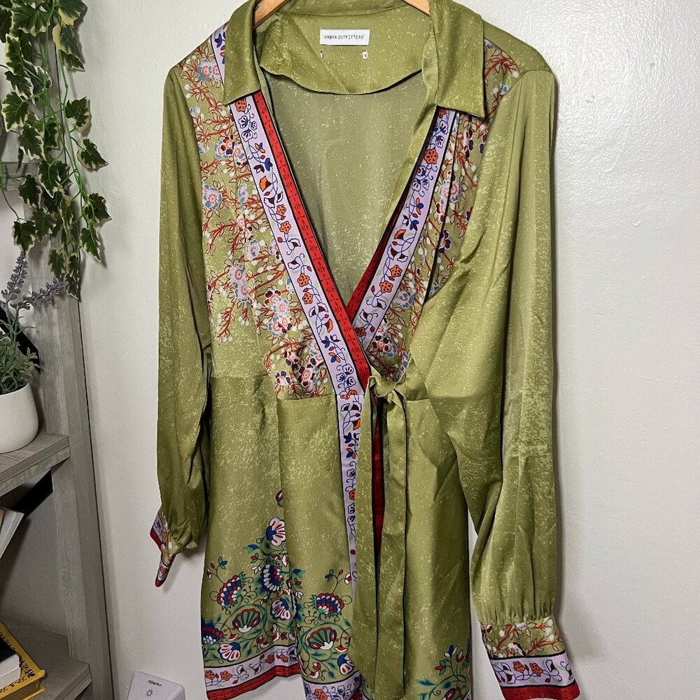 Urban Outfitters Olive Green Floral Border Tie Front Robe Kimono Dress Size L